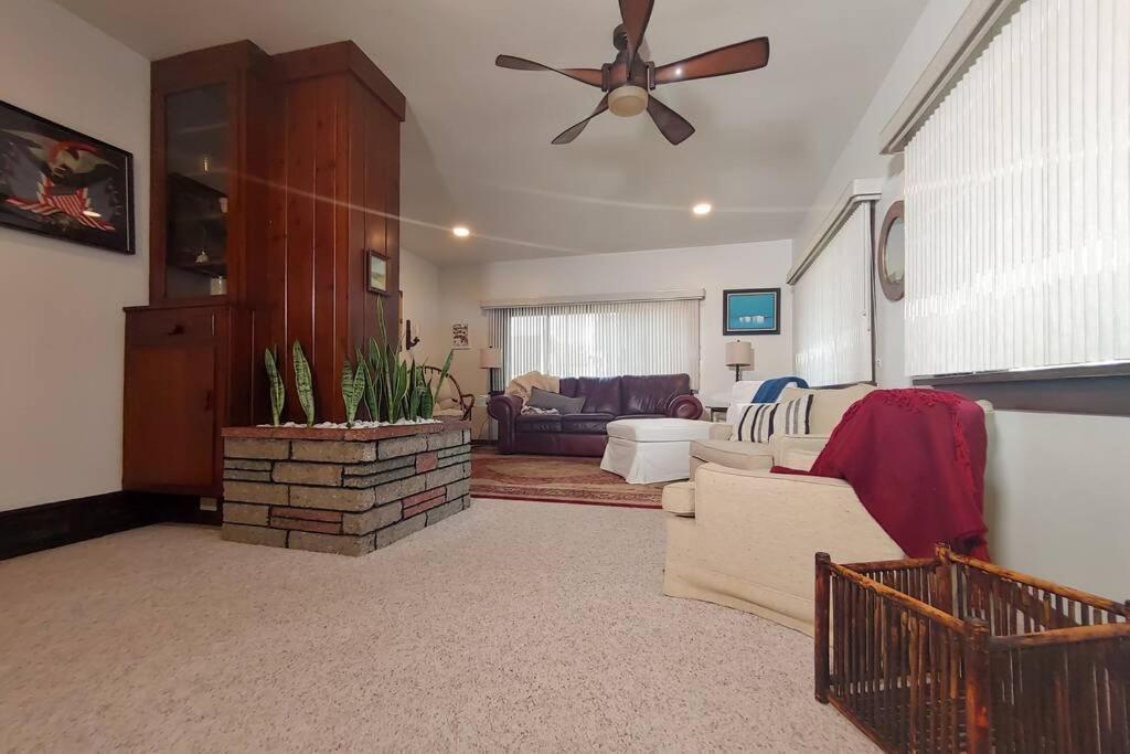 Huge Historic, W/Large Yard & Close To Beach Manistee Exterior photo